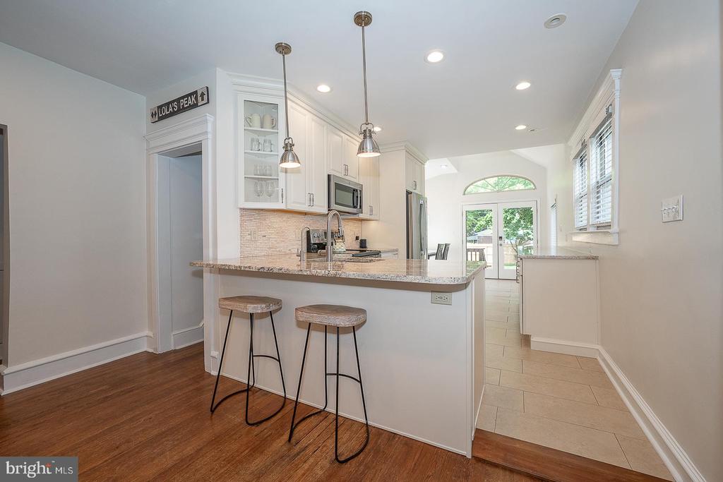 142 E 14TH AVENUE