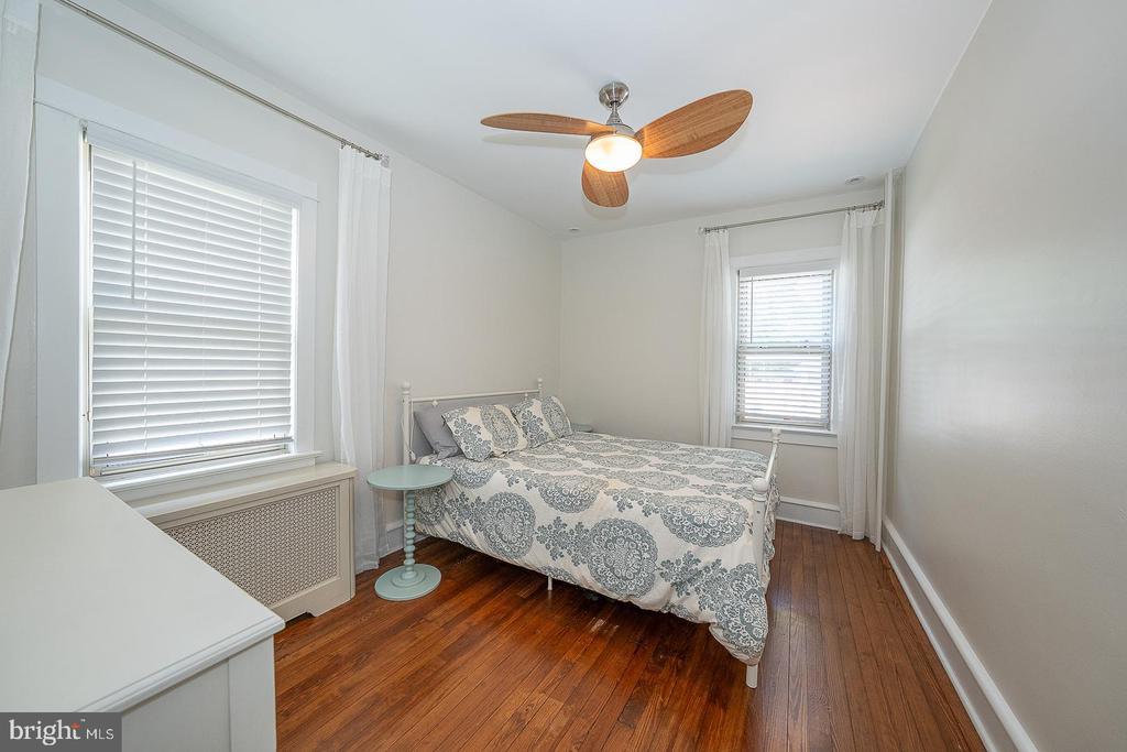 142 E 14TH AVENUE