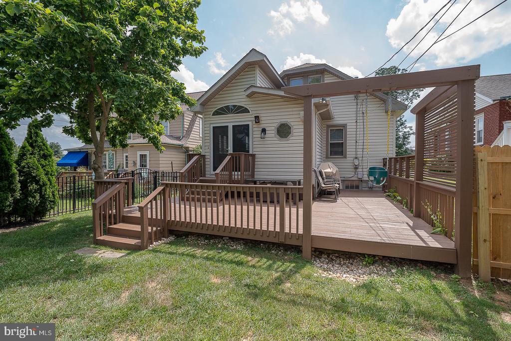 142 E 14TH AVENUE