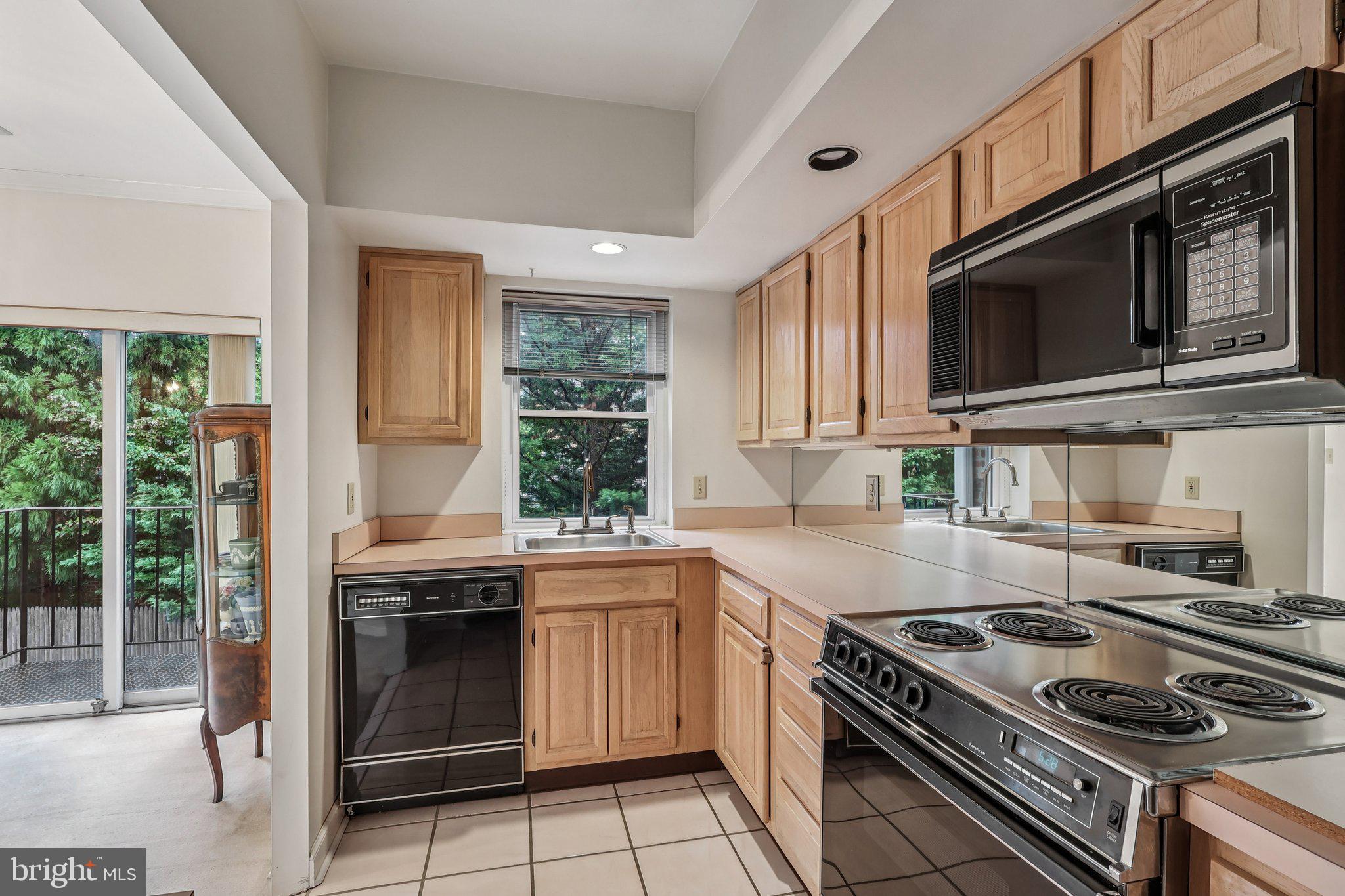 237 W MONTGOMERY AVENUE 2S