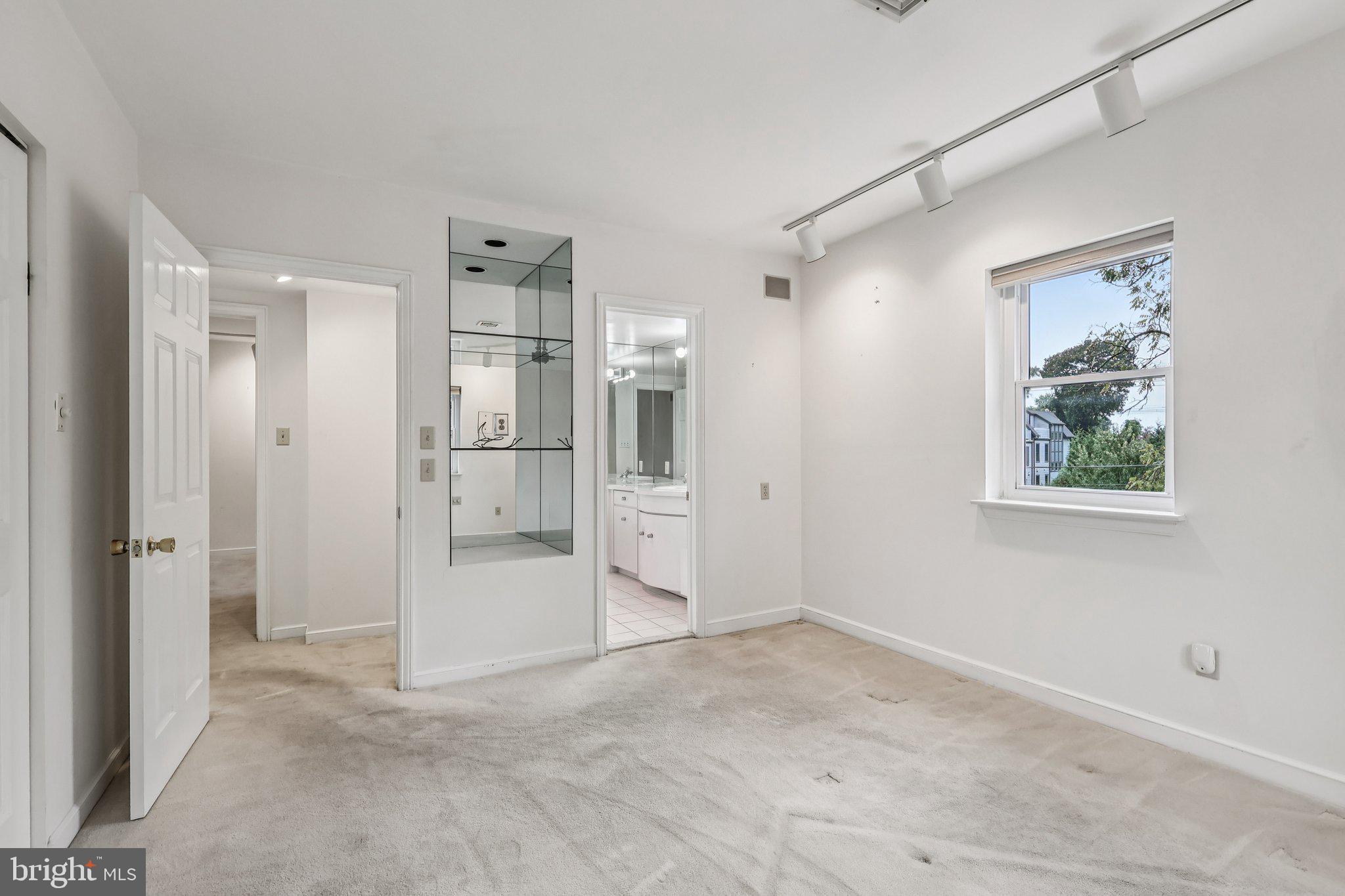 237 W MONTGOMERY AVENUE 2S