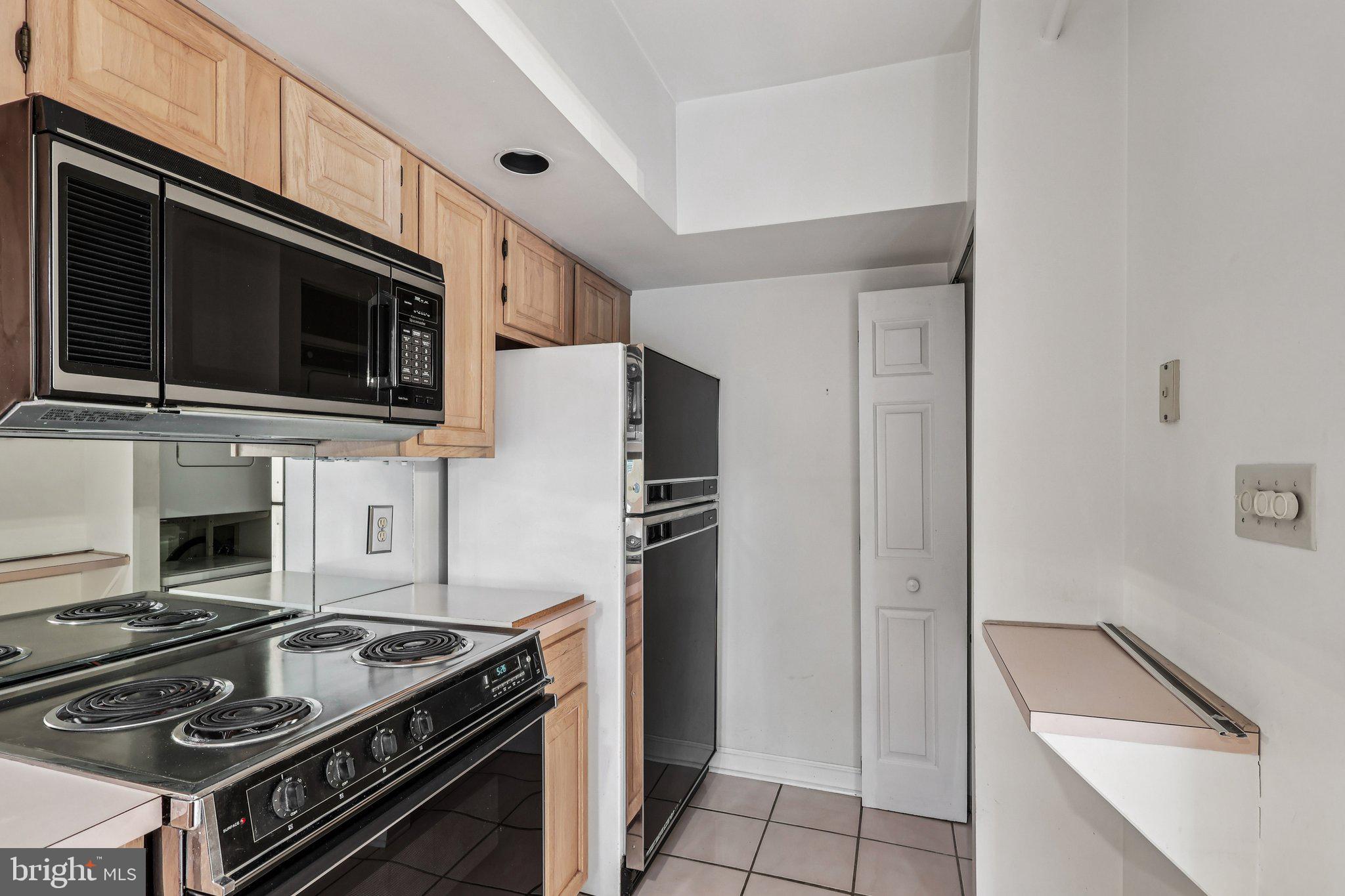 237 W MONTGOMERY AVENUE 2S