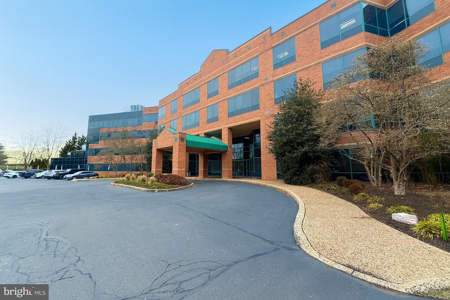 930 HARVEST DRIVE 360