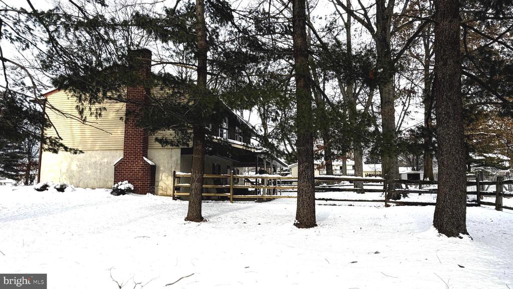 1402 HEARTH DRIVE