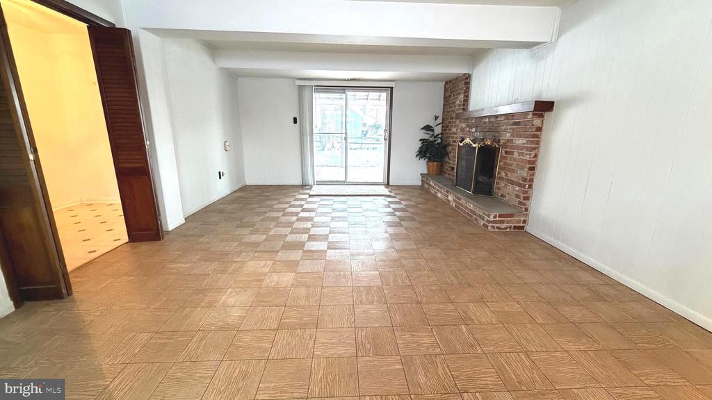 1402 HEARTH DRIVE