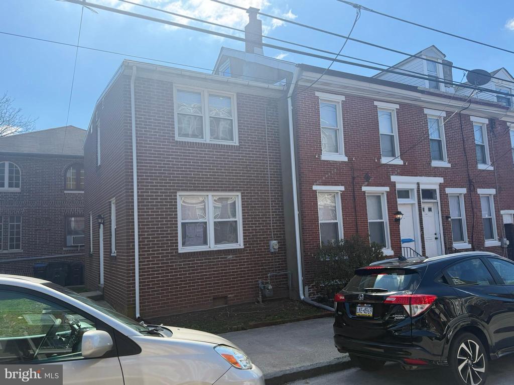 1206 GREEN STREET