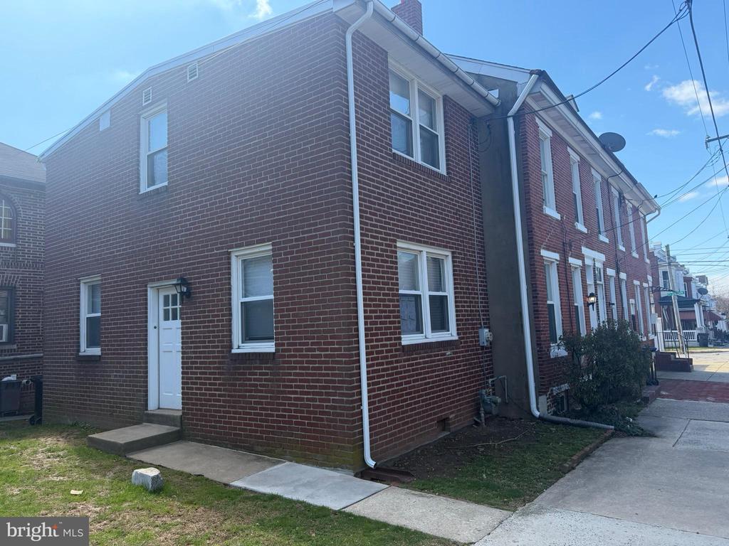 1206 GREEN STREET