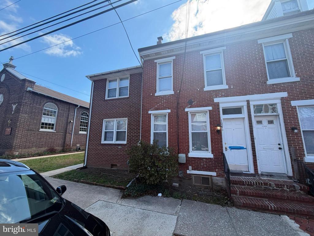 1206 GREEN STREET