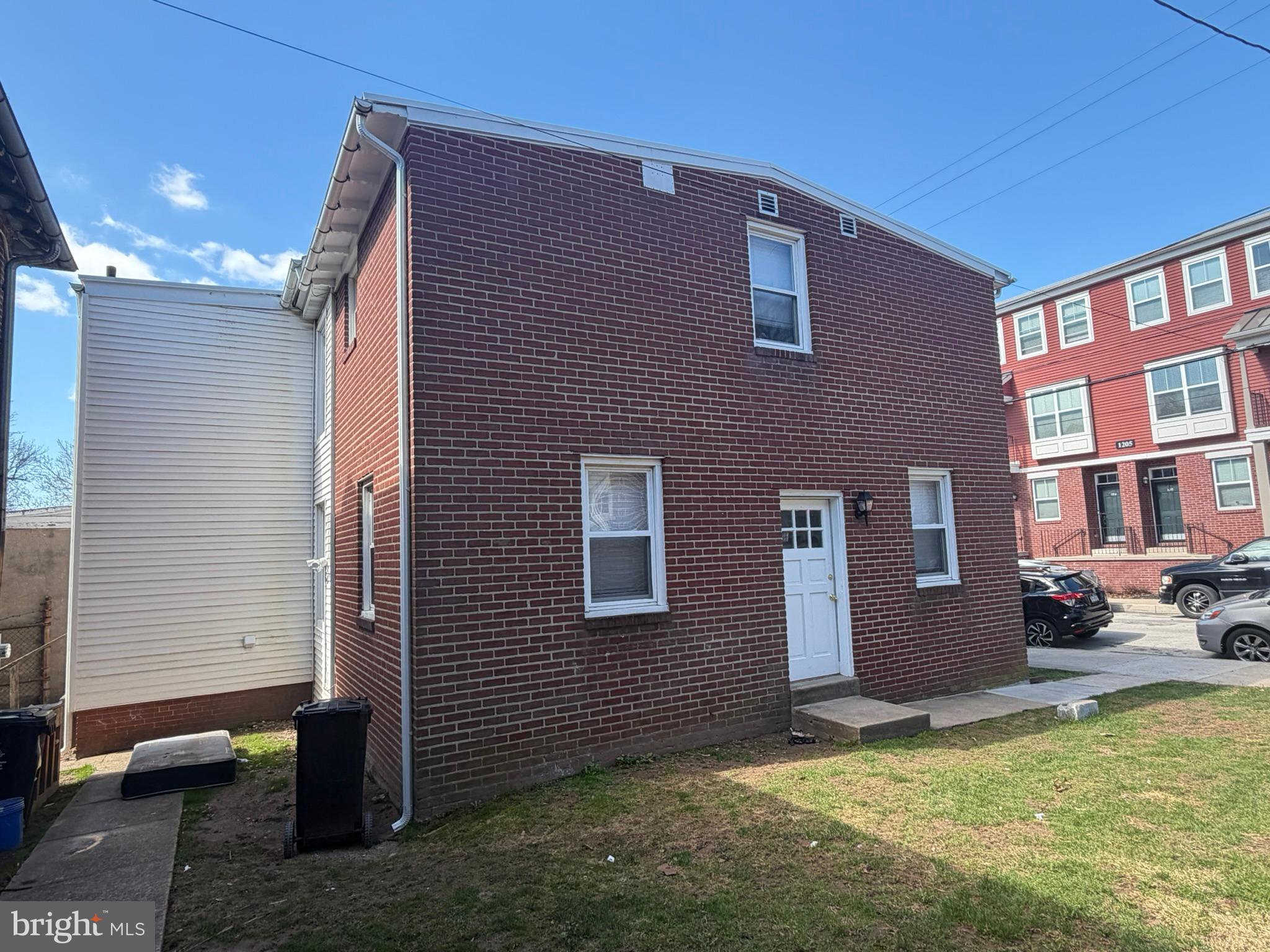 1206 GREEN STREET