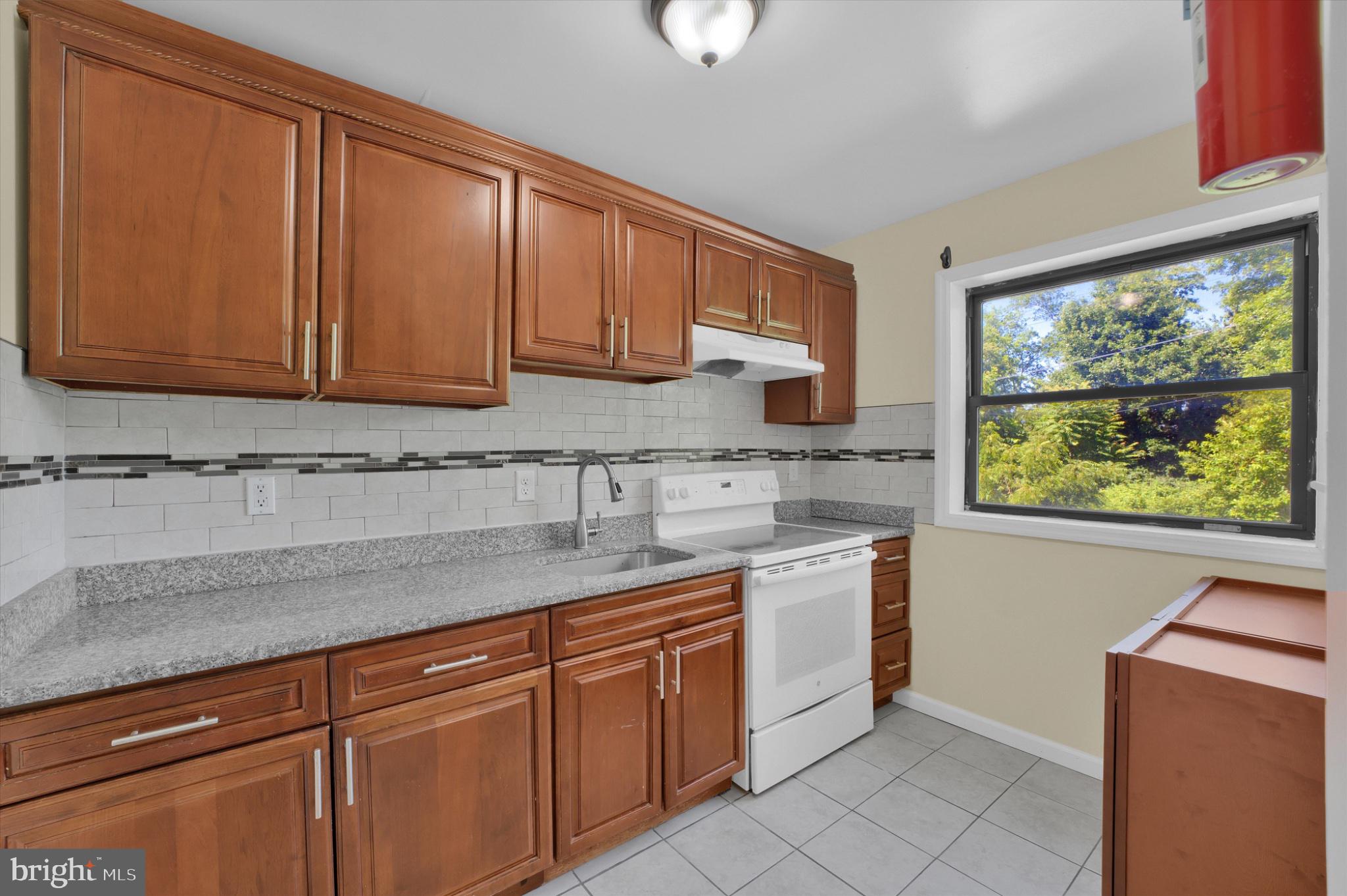 491 S BETHLEHEM PIKE C2