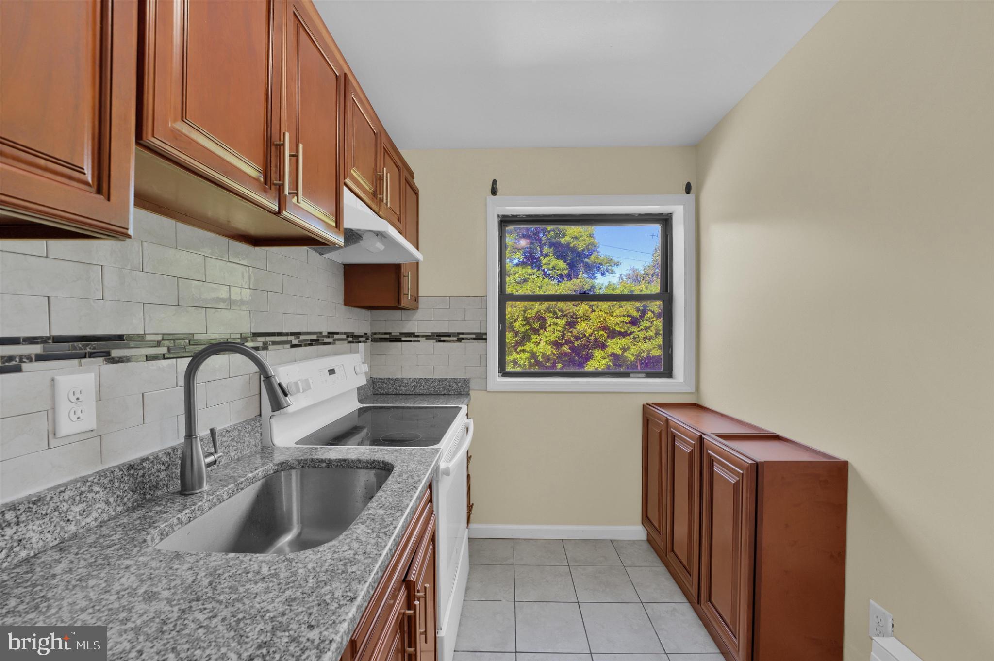 491 S BETHLEHEM PIKE C2