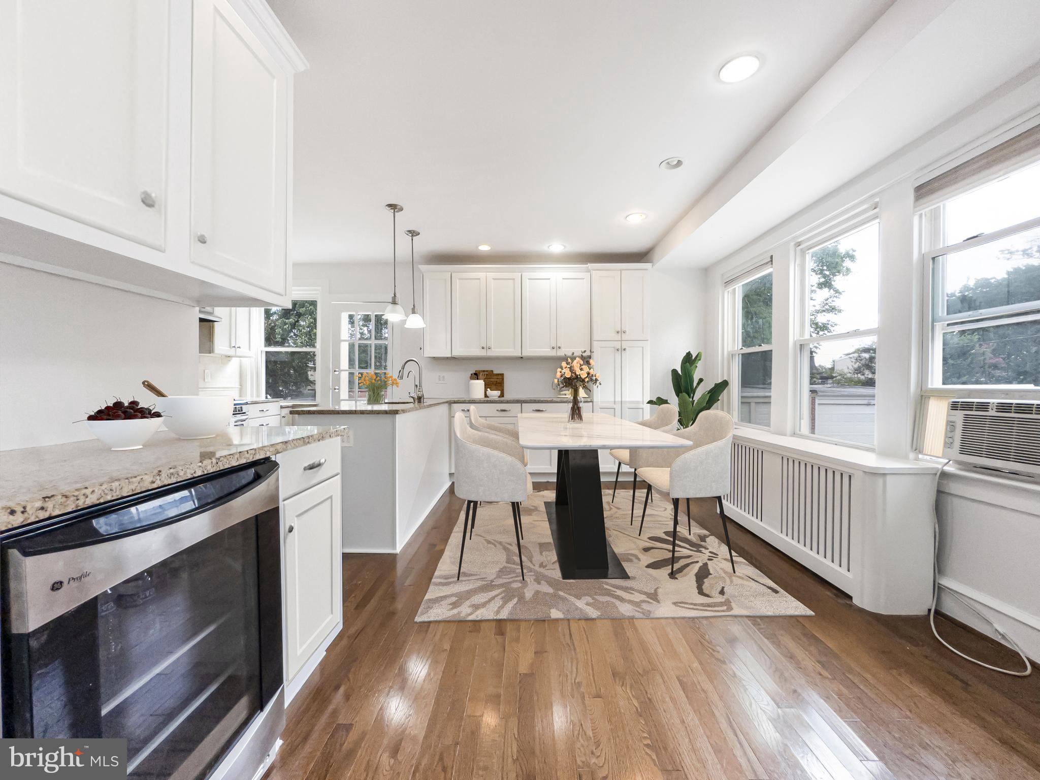 132 W Cliveden STREET
