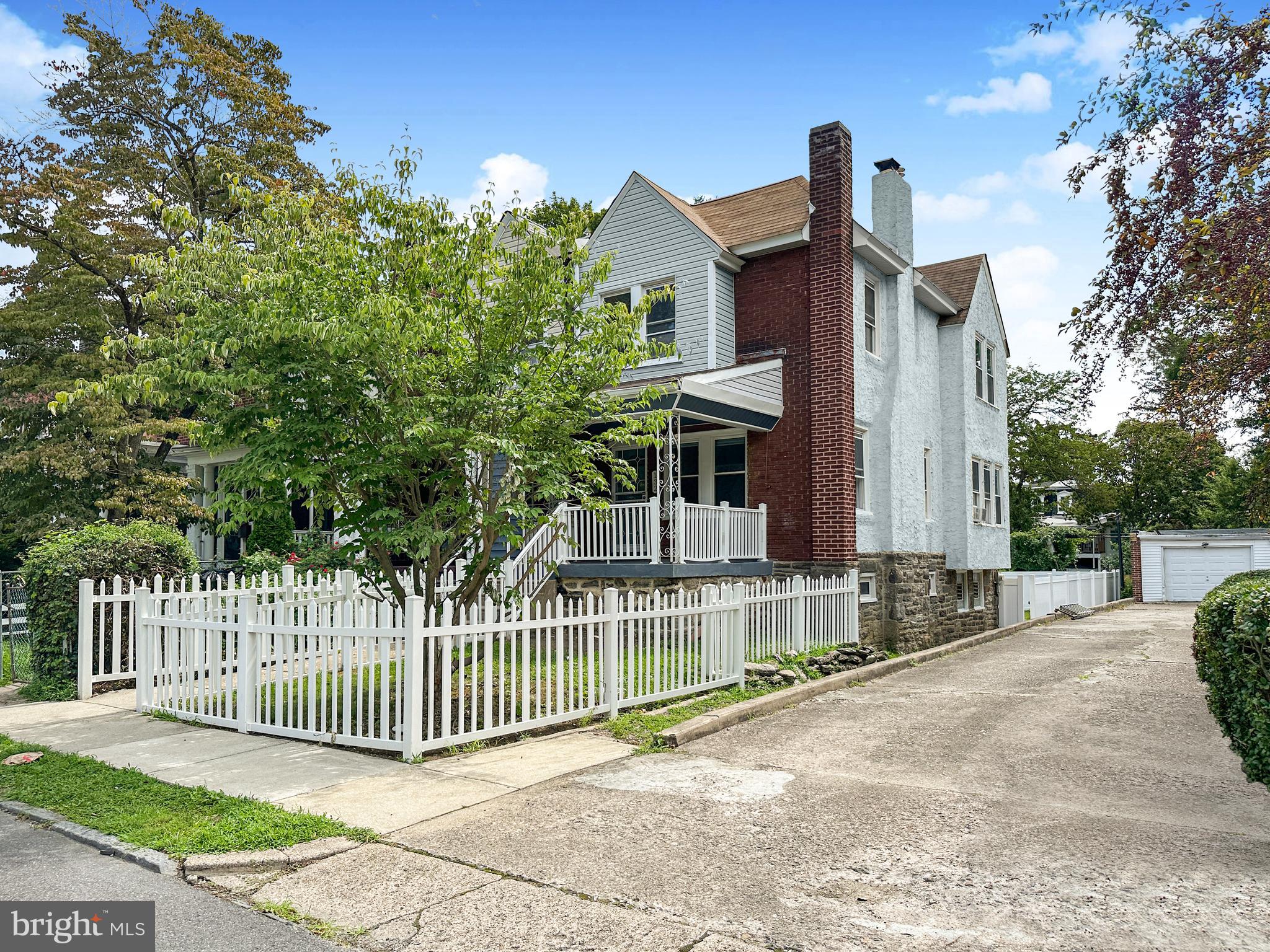 132 W Cliveden STREET