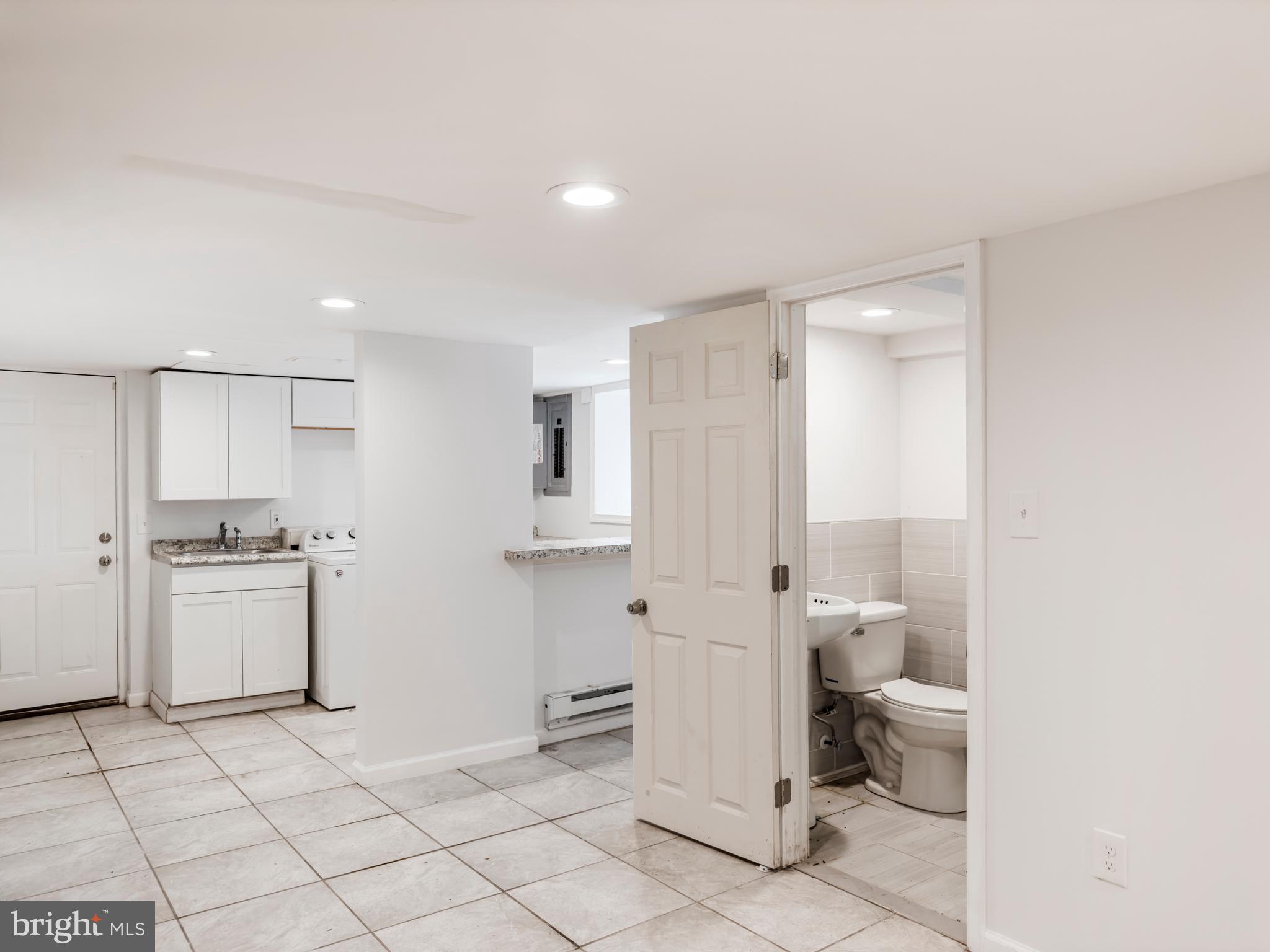 132 W Cliveden STREET