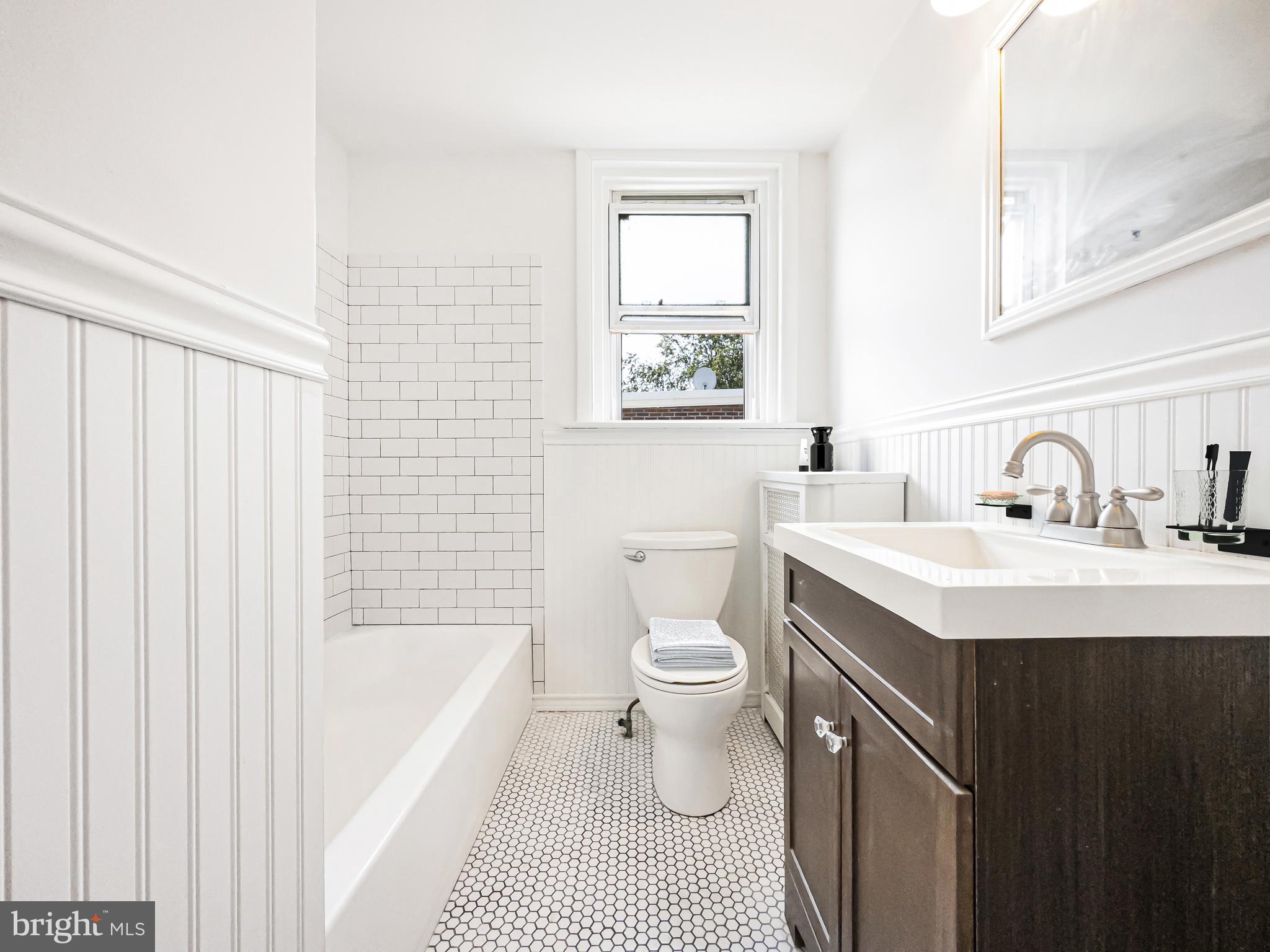 132 W Cliveden STREET