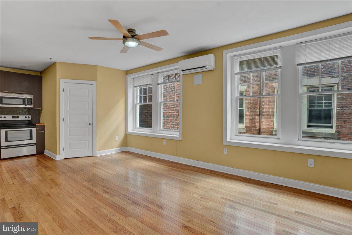 319 W CHELTEN AVENUE Unit: 410