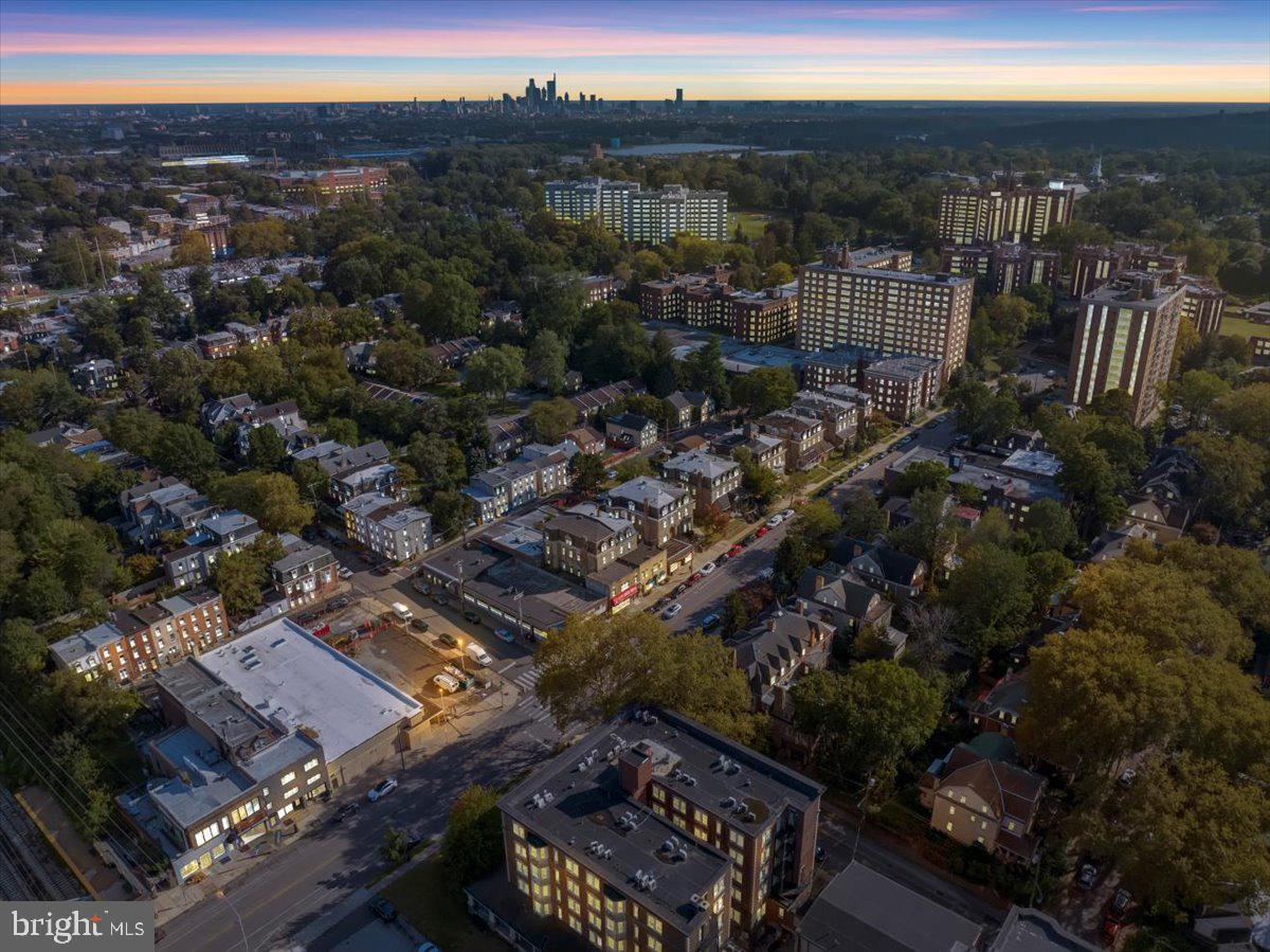 319 W CHELTEN AVENUE Unit: 102