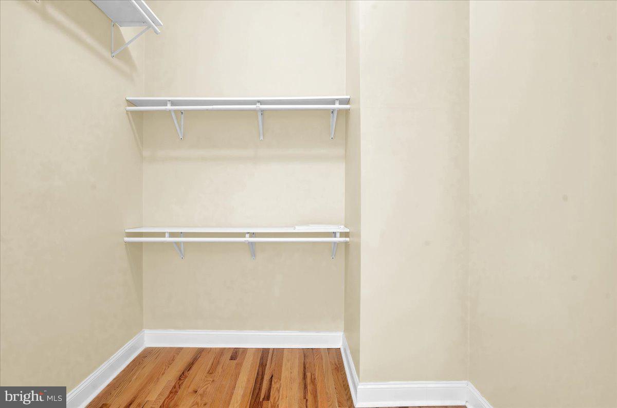 319 W CHELTEN AVENUE Unit: 102