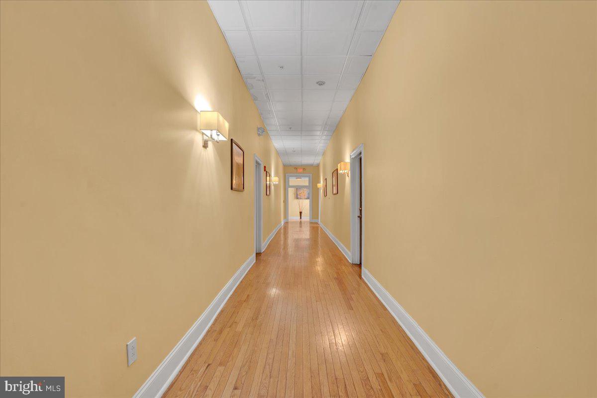 319 W CHELTEN AVENUE Unit: 102