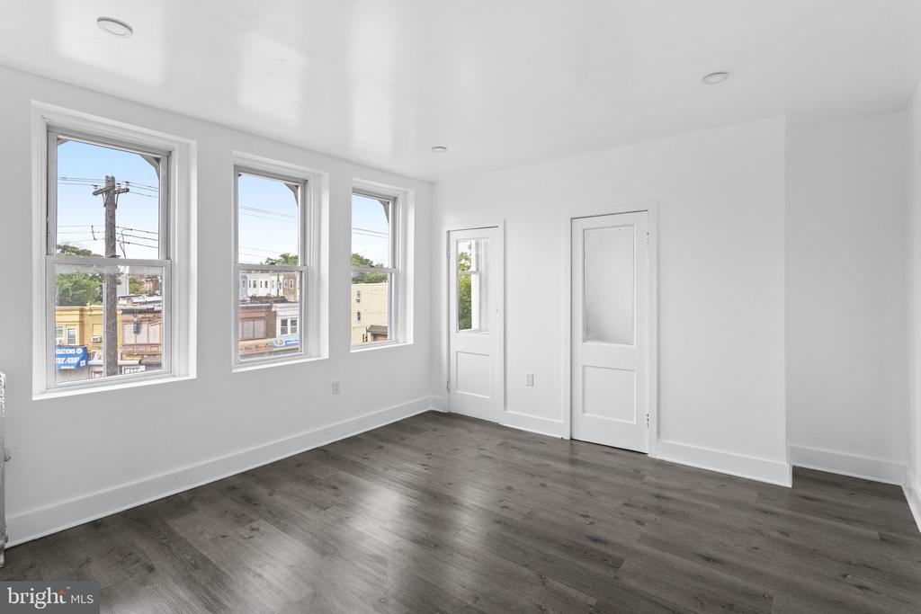 1610 W Erie Ave