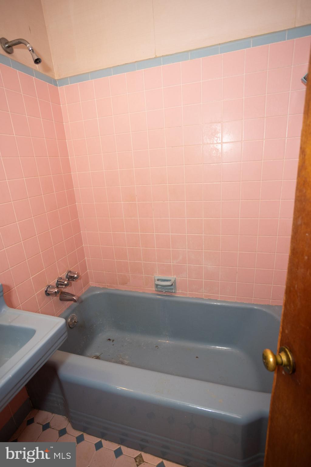 119 W Cliveden St
