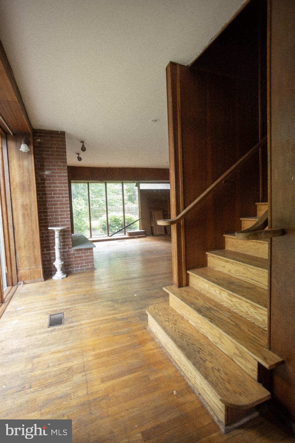 119 W Cliveden St