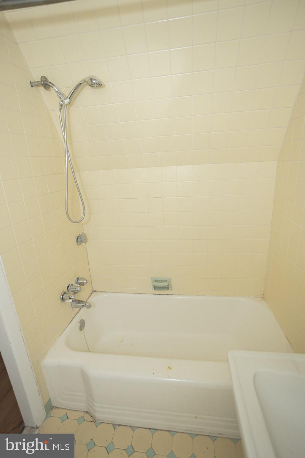 119 W Cliveden St