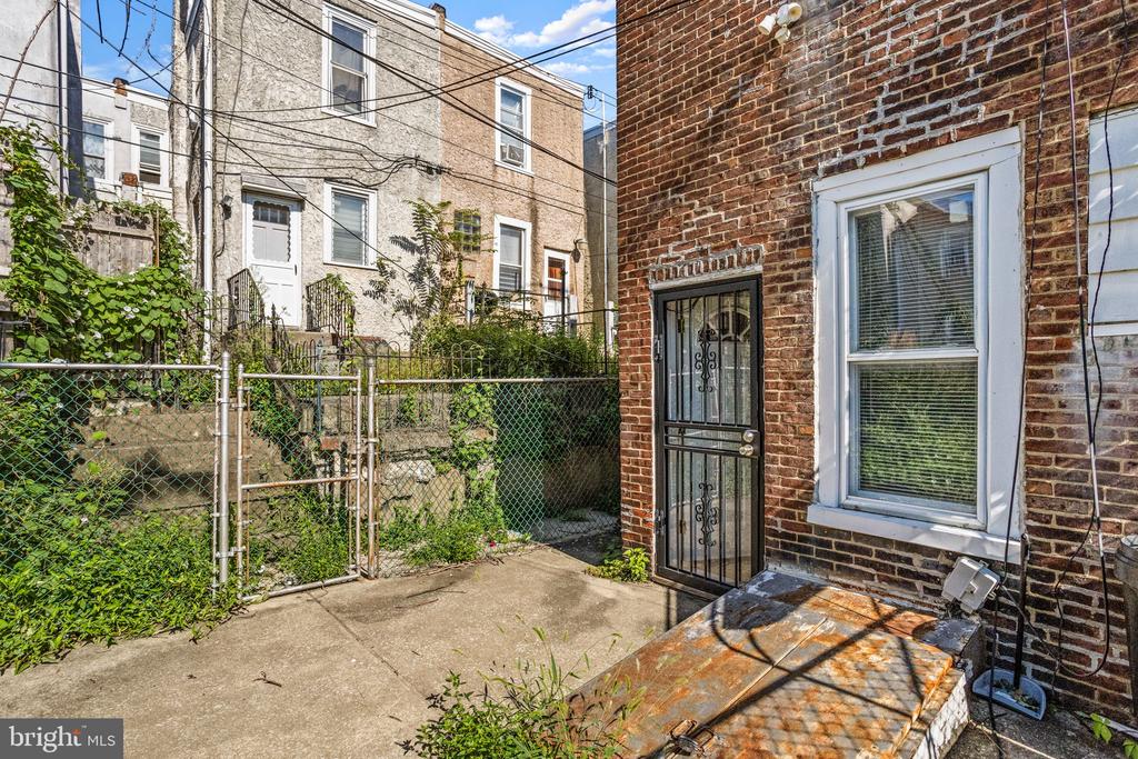 6446 W Girard Ave