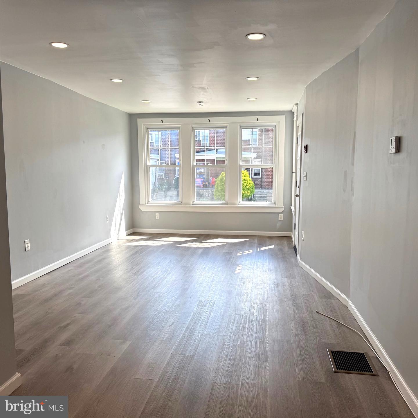 567 VAN KIRK ST #1