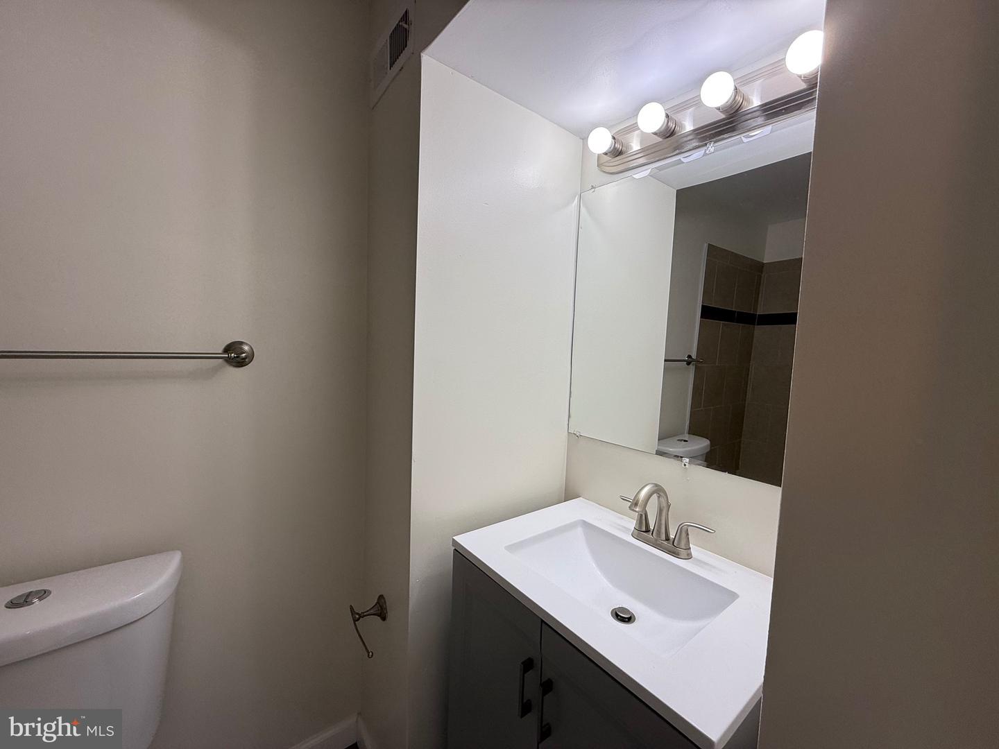 567 VAN KIRK ST #1