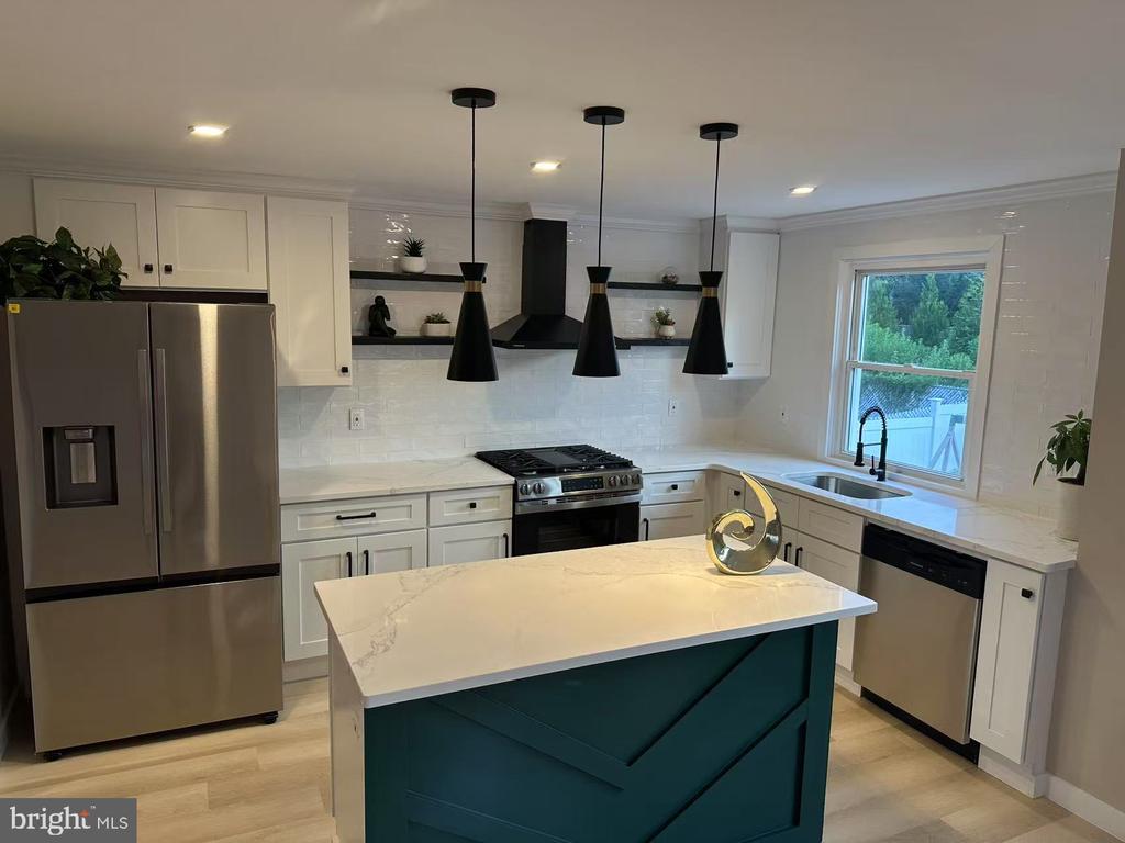 4374 DEERPATH LANE