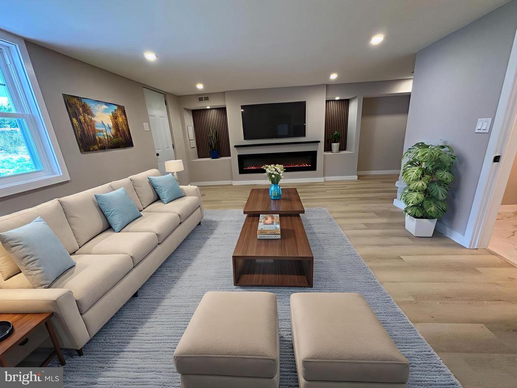 4374 DEERPATH LANE