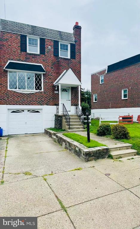 4374 DEERPATH LANE