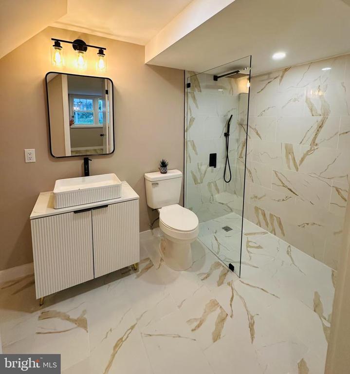4374 DEERPATH LANE