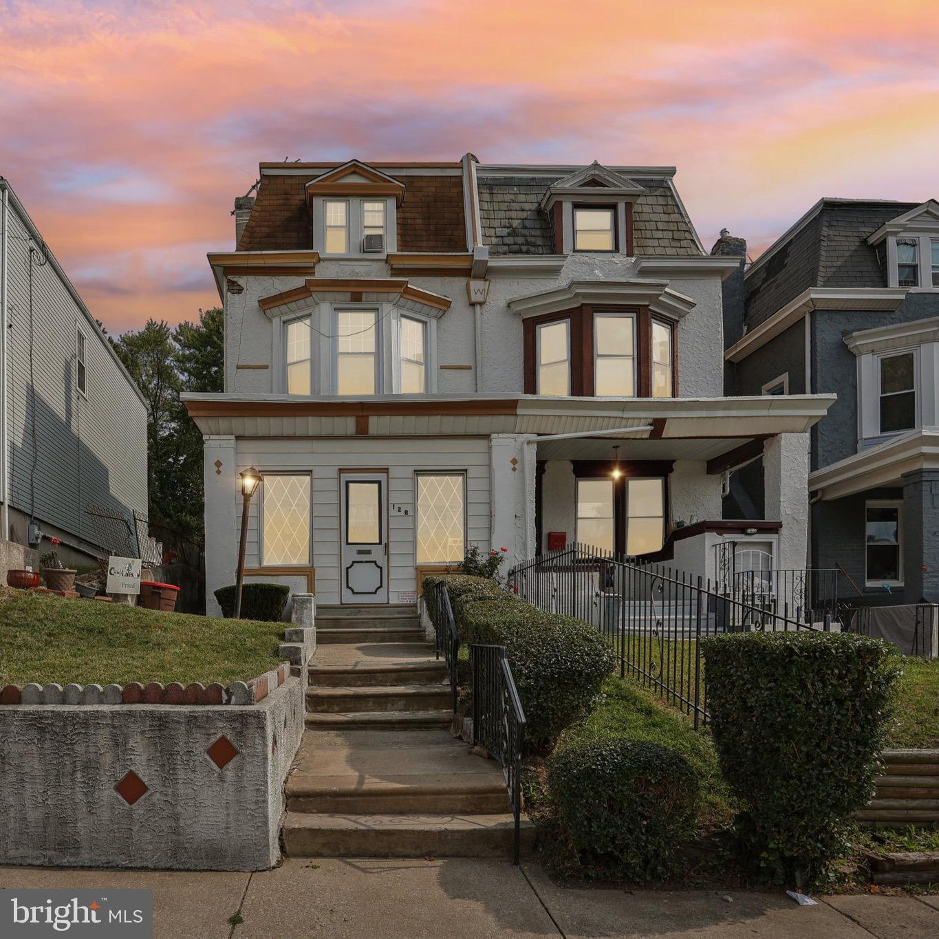 128 E WALNUT LANE