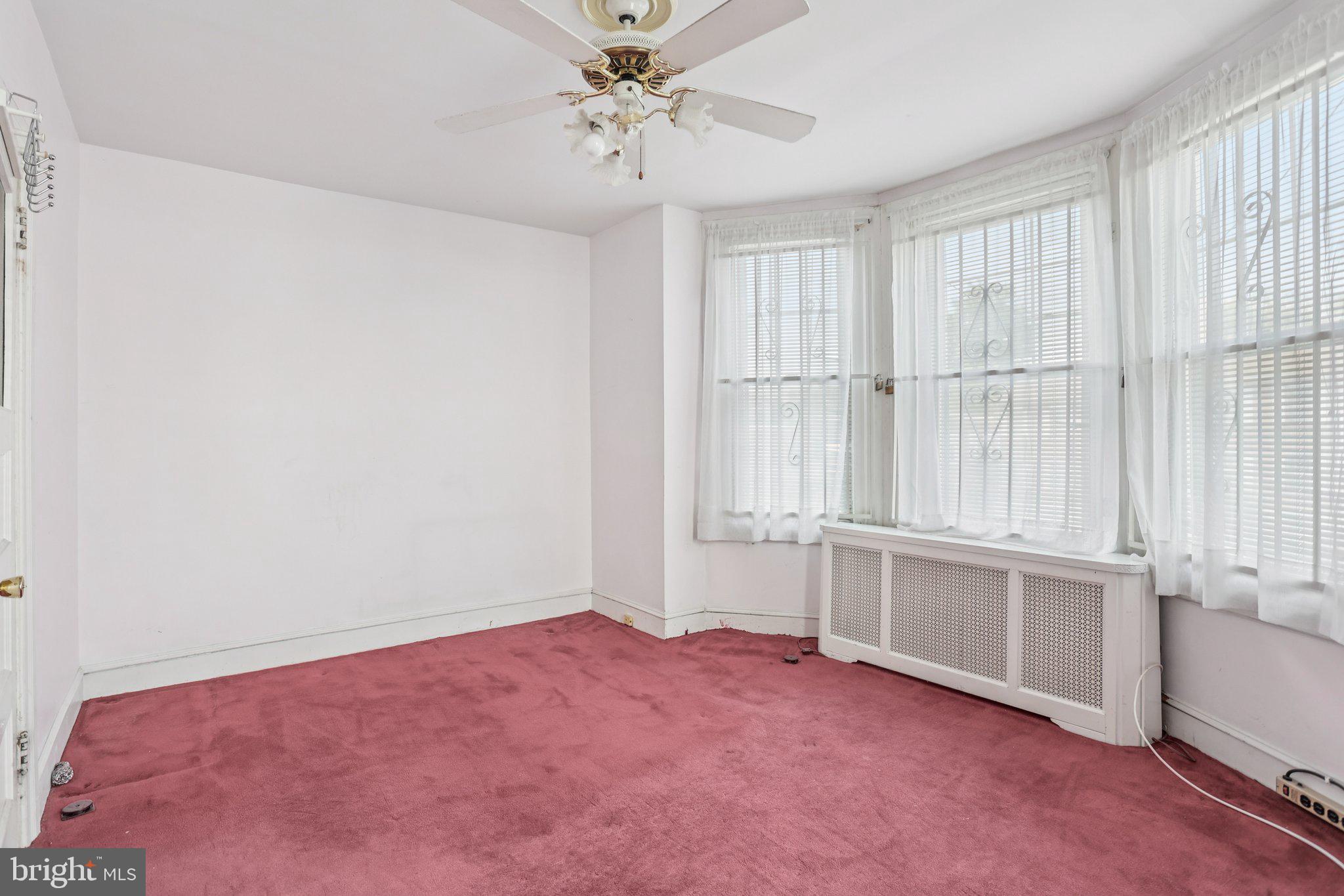 128 E WALNUT LANE