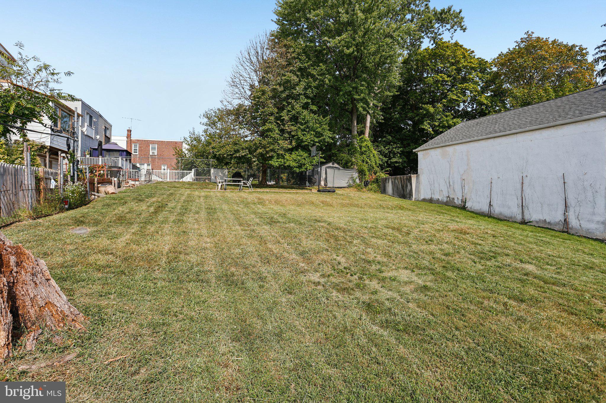 128 E WALNUT LANE
