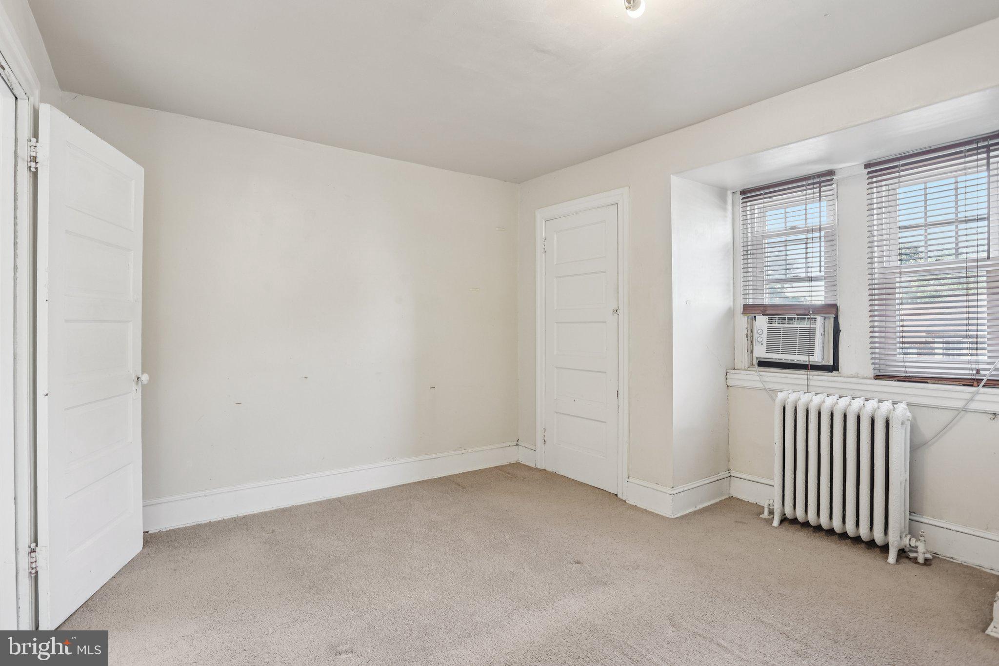 128 E WALNUT LANE