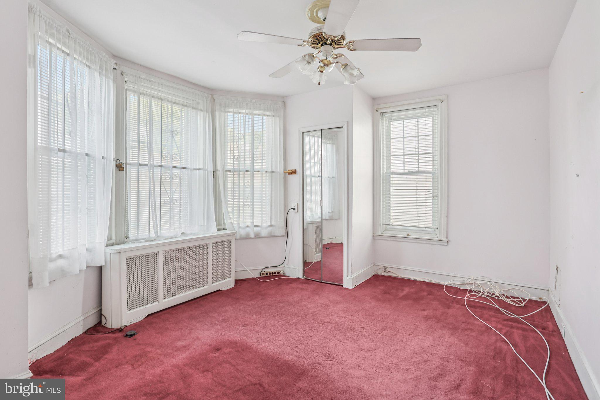 128 E WALNUT LANE