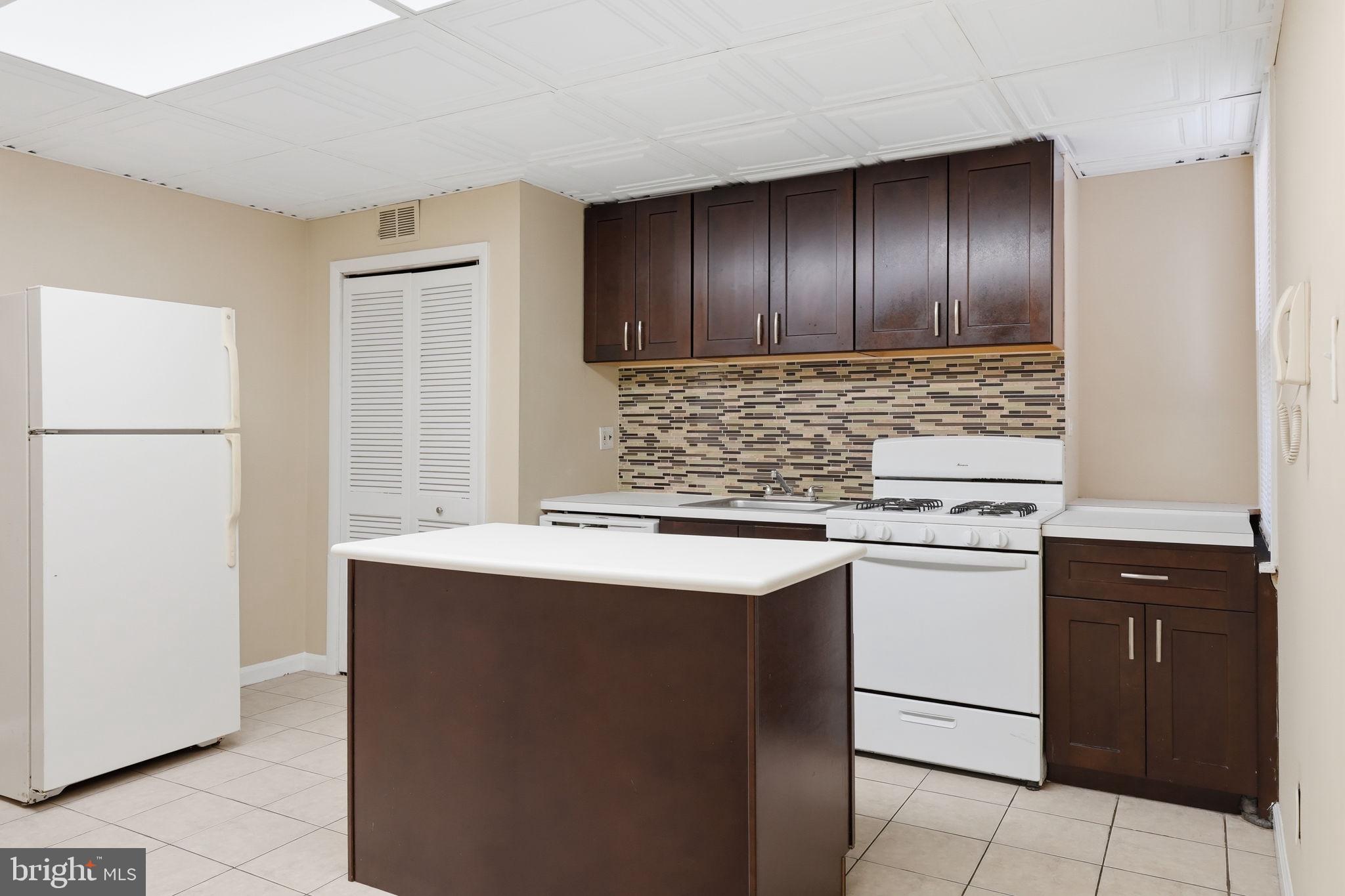 455 FAIRMOUNT AVENUE