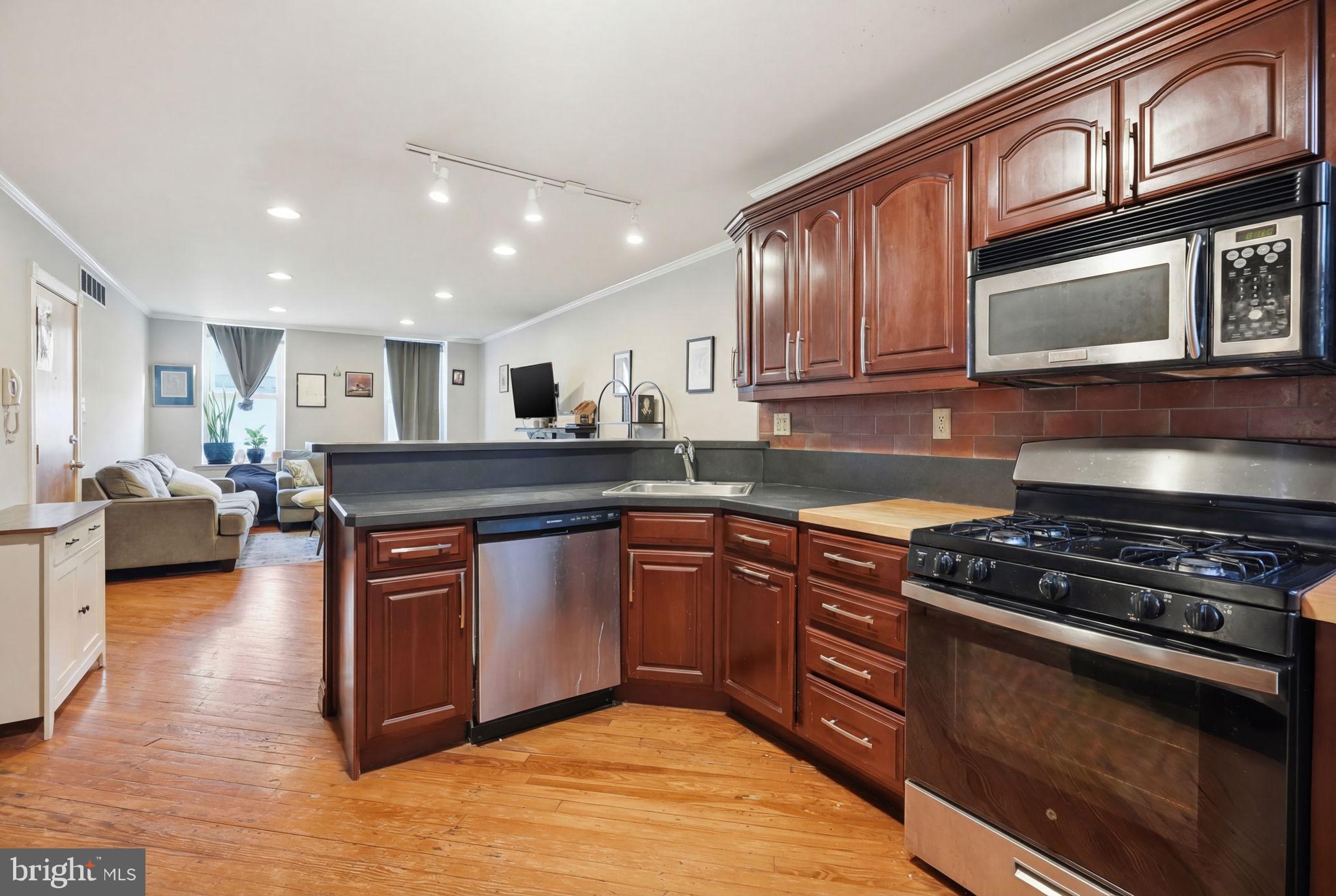 455 FAIRMOUNT AVENUE