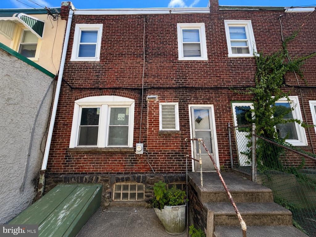 235 E PRICE STREET