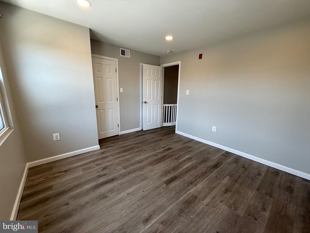 567 VAN KIRK STREET Unit: 2ND FLOOR