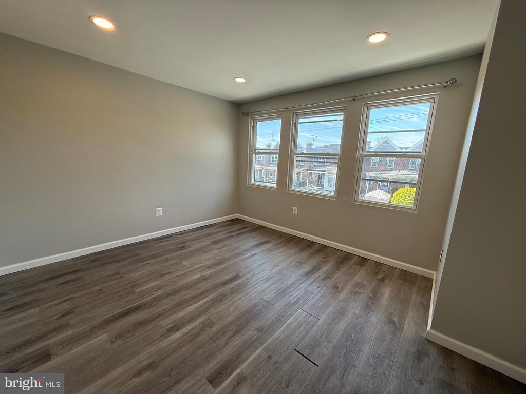 567 VAN KIRK STREET Unit: 2ND FLOOR