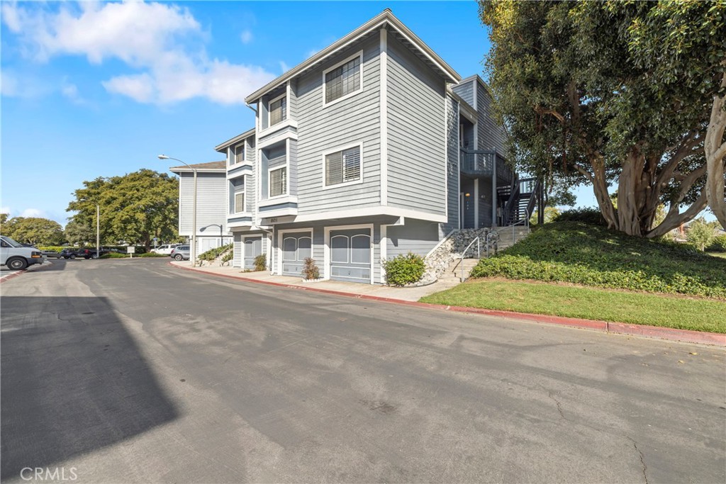 8211 Mainsail Drive 104