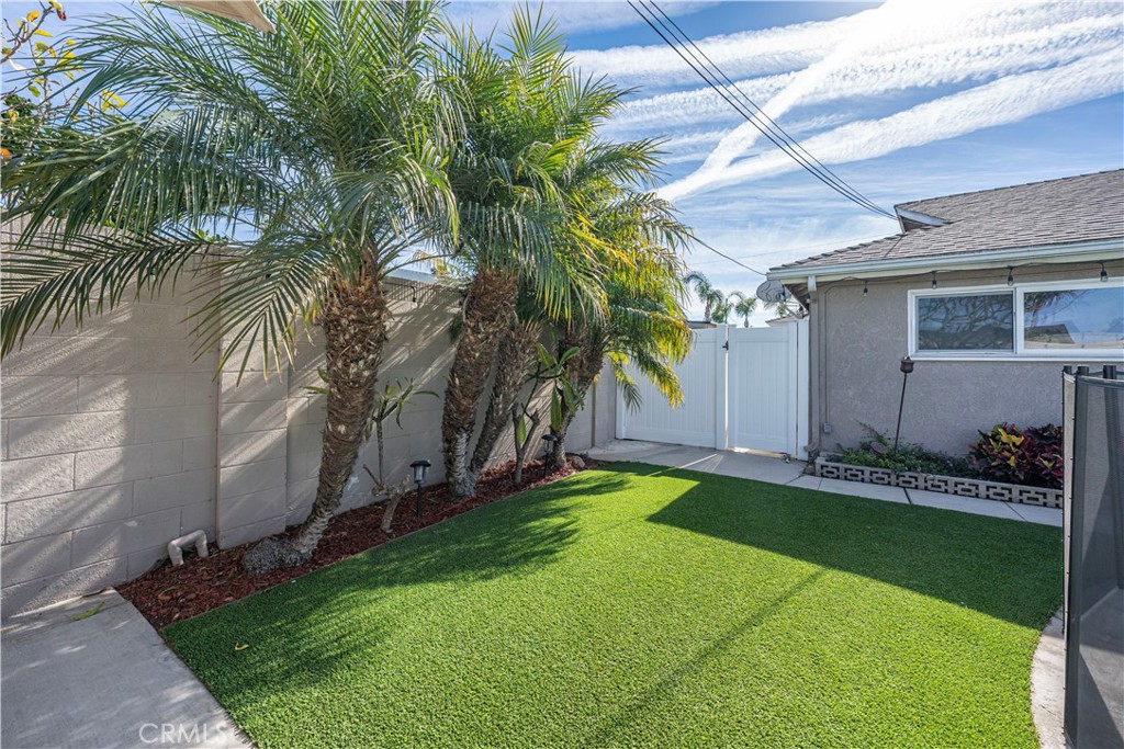 5251 Meadowlark Drive