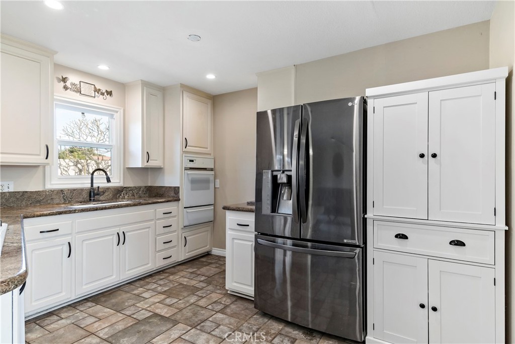 5251 Meadowlark Drive