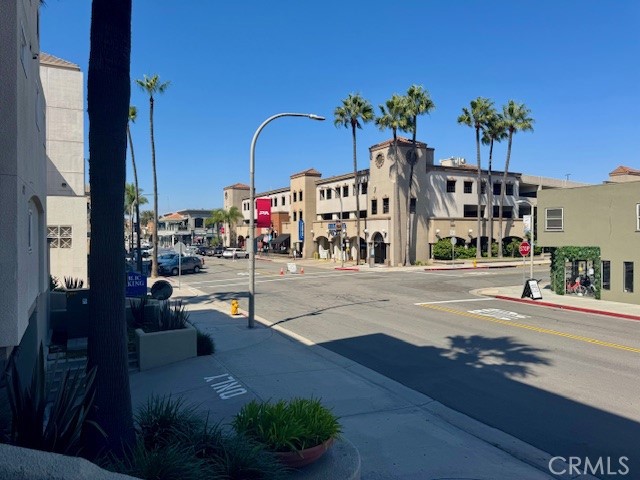 200 Pacific Coast Highway 250