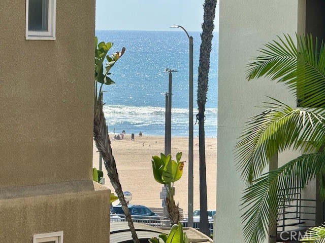 200 Pacific Coast Highway 250