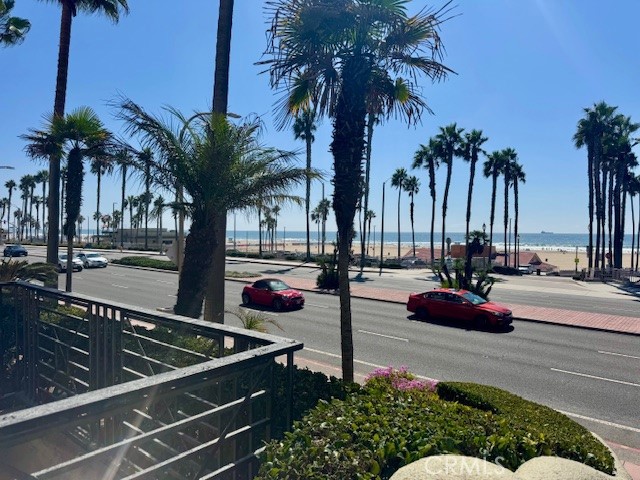 200 Pacific Coast Highway 250